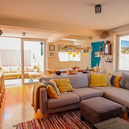 House With Terrace And Bbq Holiday home